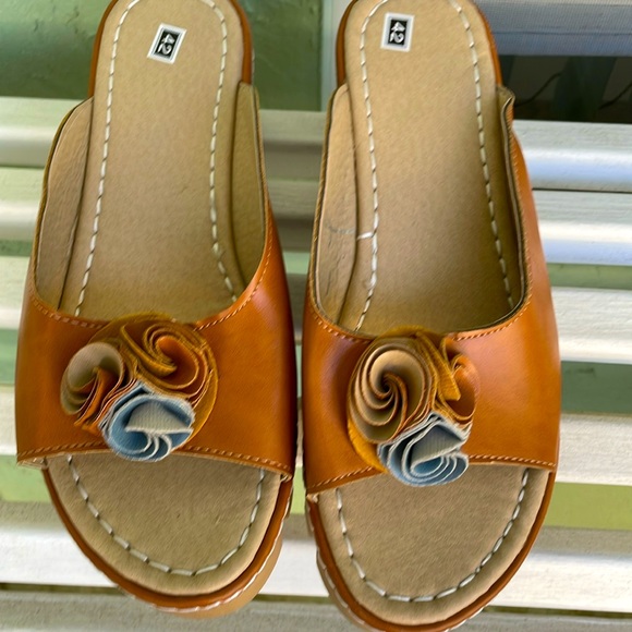 Shoes - New Sandals Size 8.5